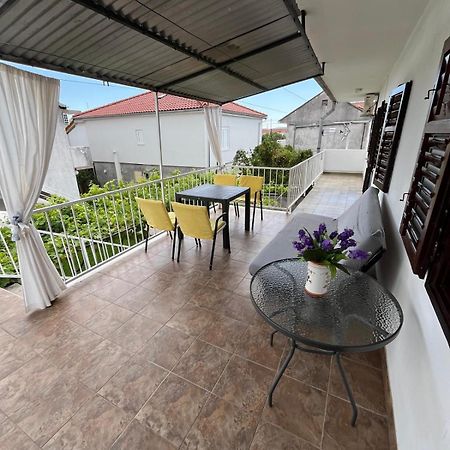 Apartmani Ana Juricev Vodice Водице Экстерьер фото