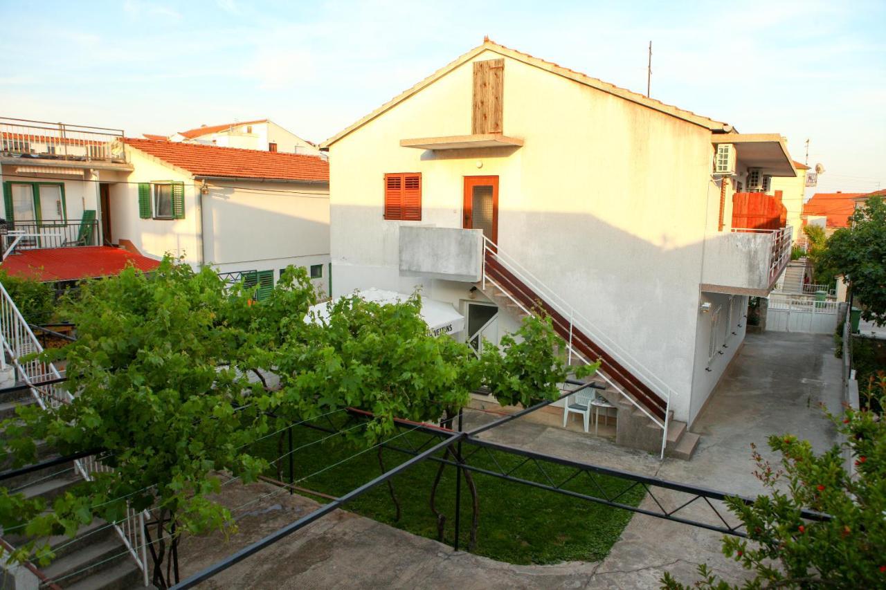 Apartmani Ana Juricev Vodice Водице Экстерьер фото