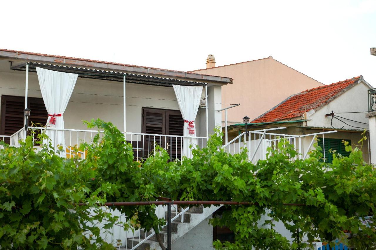 Apartmani Ana Juricev Vodice Водице Экстерьер фото